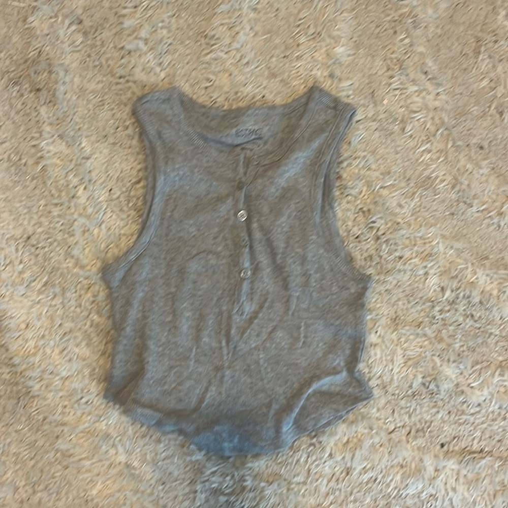 PacSun grey button up tank top.